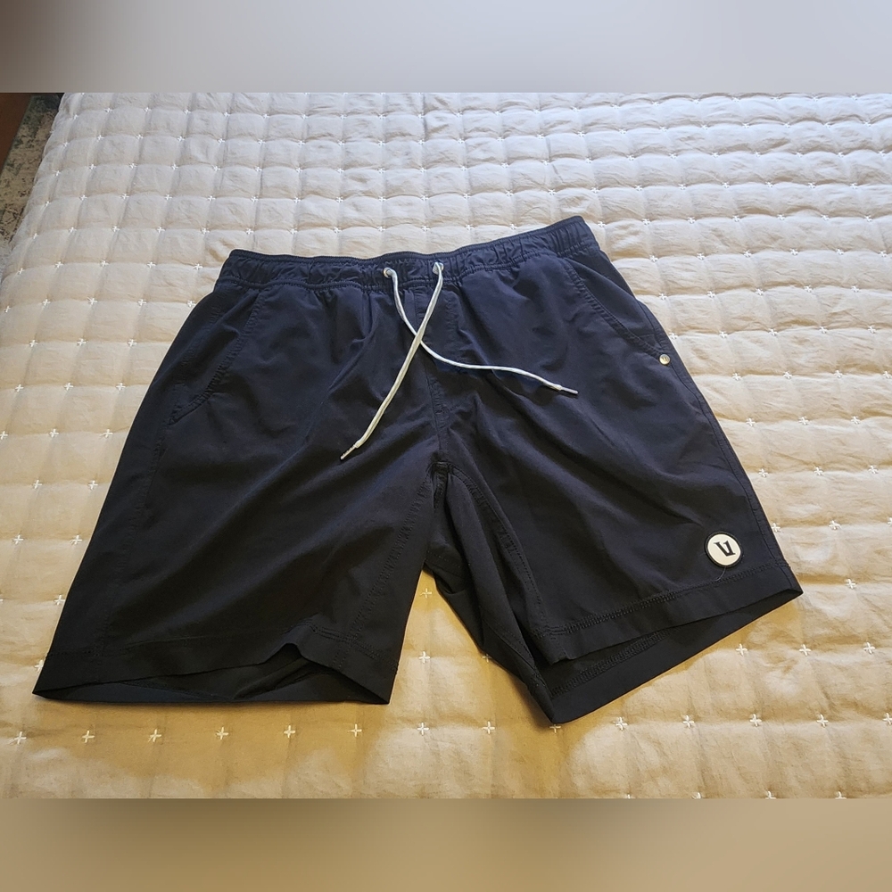 Vuori Kore Short 7" Inseam in Black